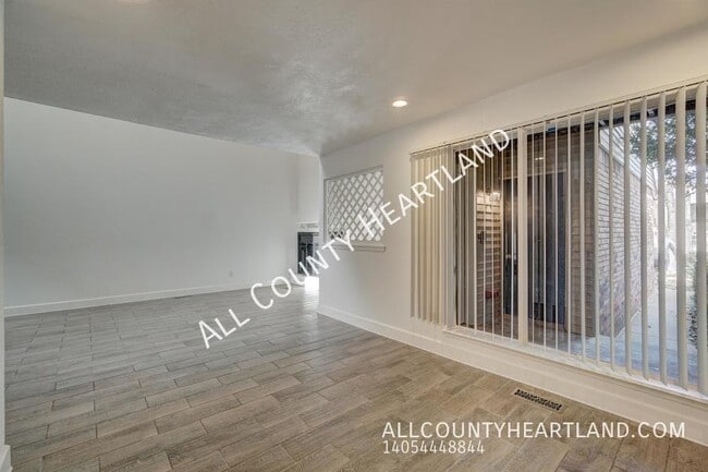 Building Photo - 2030 Three Stars Rd