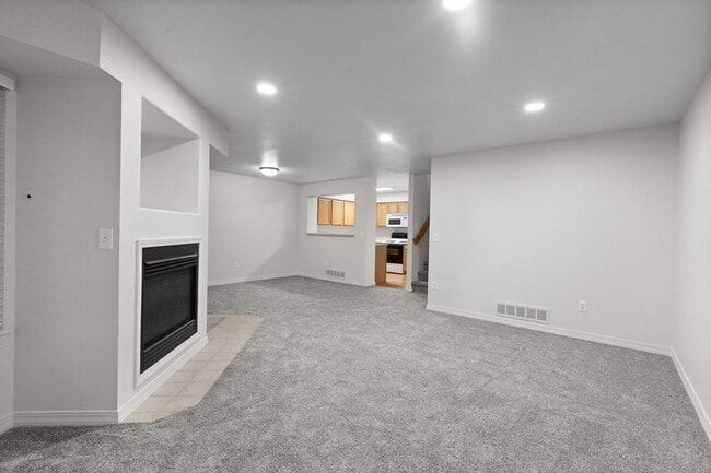 Building Photo - Spacious 2 Bedroom, 2.5 Bath Townhome in Desirable South Fort Collins