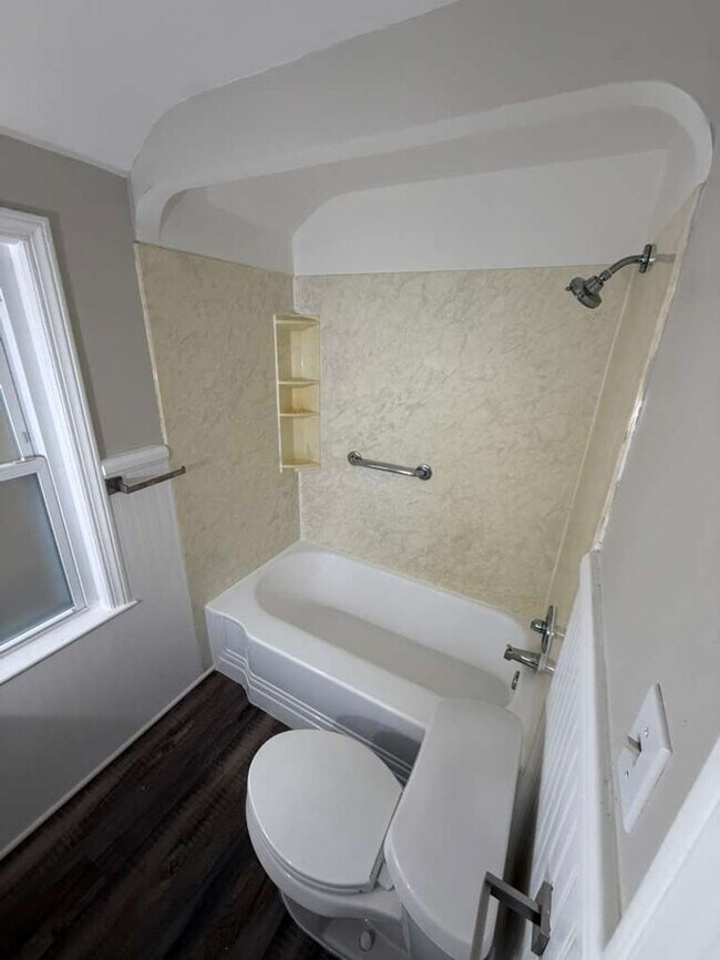 Building Photo - Updated 3-Bedroom Home in Lyndhurst Schools | Yard + Garage