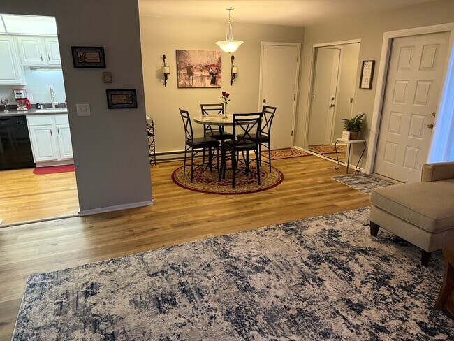 Building Photo - 406 Sheffield Rd