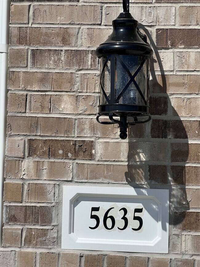 Building Photo - 5635 Giving Grace Wy