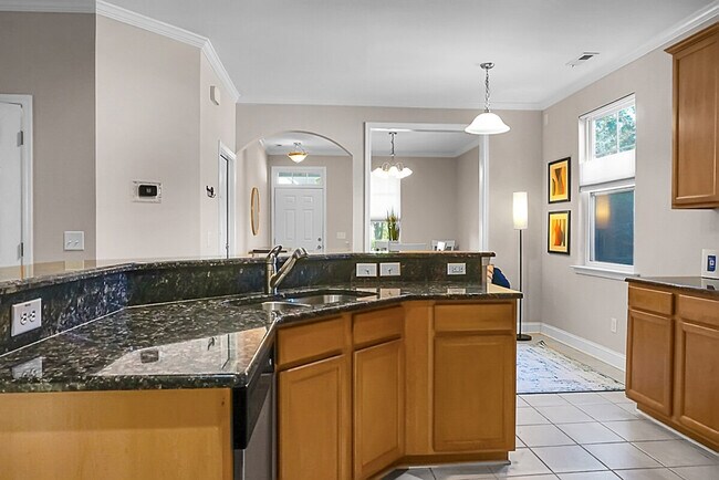 Building Photo - 1519 Thoroughbred Blvd