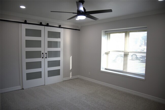 Building Photo - 10203 Huntington Way Dr