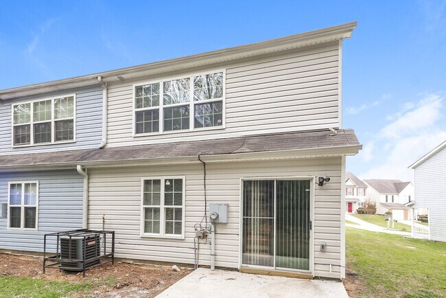 Building Photo - 6346 Hickory Ln Cir