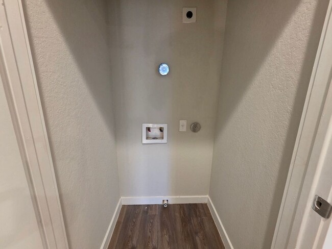 Building Photo - Townhome for Rent