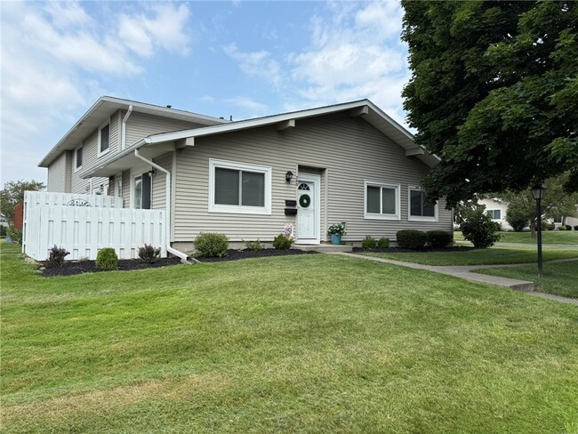 Primary Photo - 740 Eastbrooke Ln