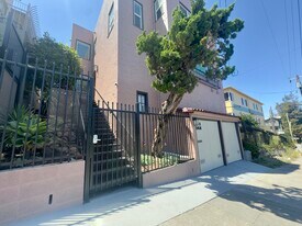 Building Photo - 161 Perry Pl