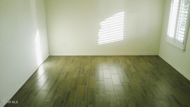 Building Photo - 653 Paseo Dulce Ave