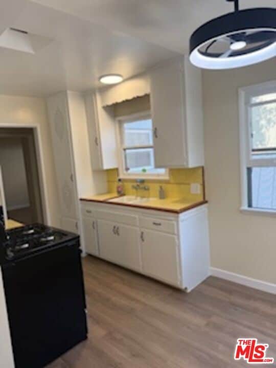 Building Photo - 9843 Hannum Dr