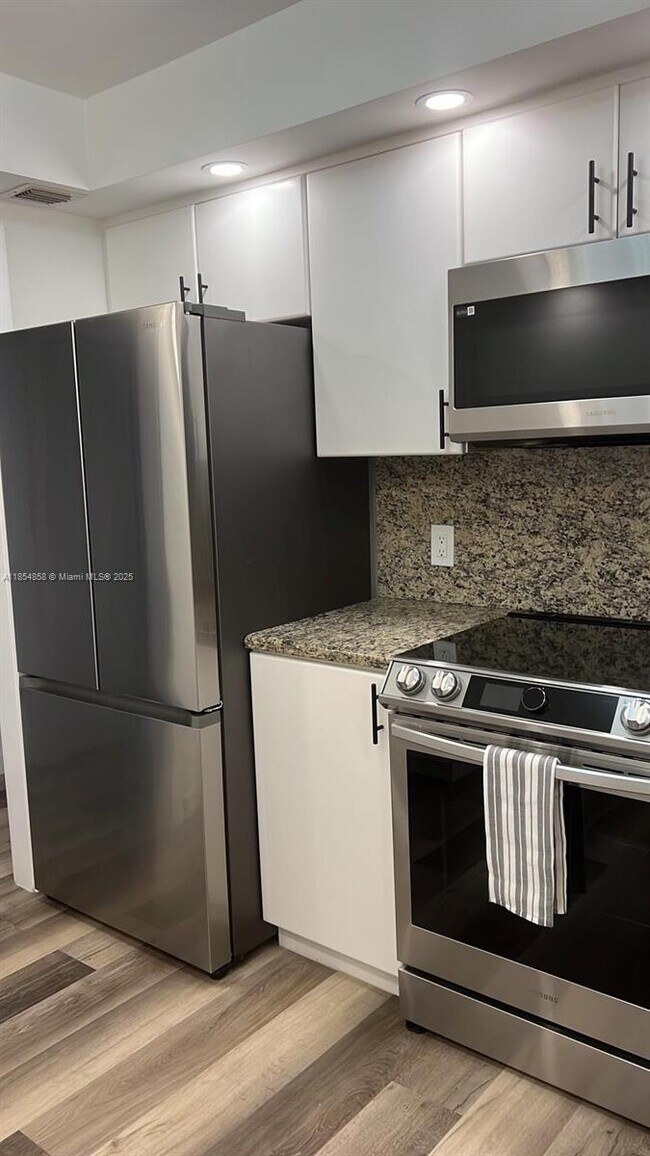 Building Photo - 3800 S Ocean Dr