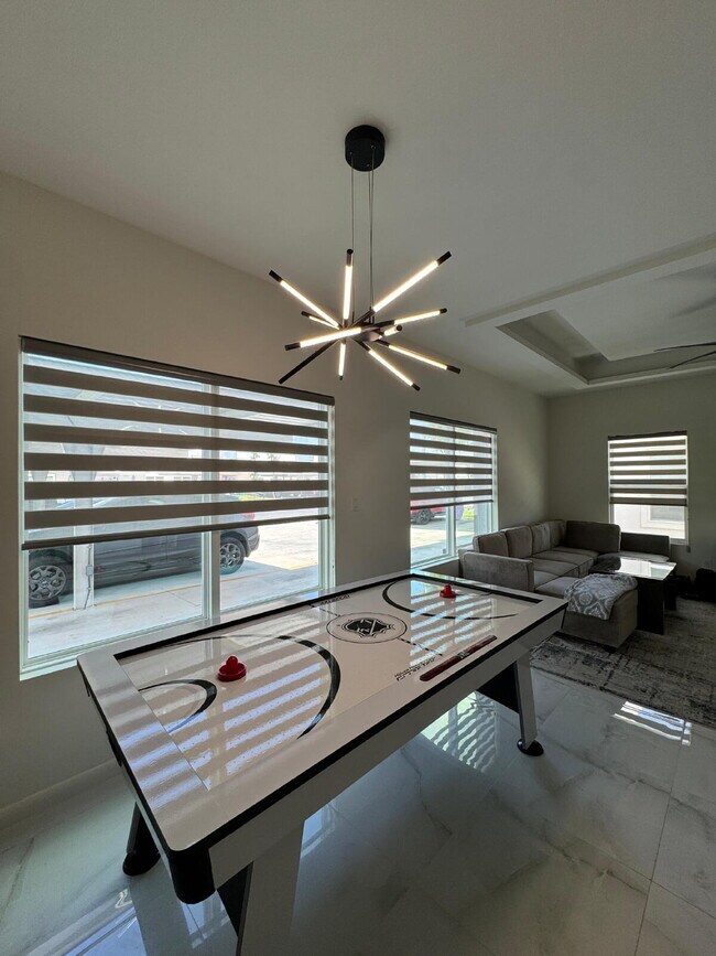 Building Photo - "Stylish 2-Bed, 2-Bath Gem with Granite Touches in Pharr, TX!"