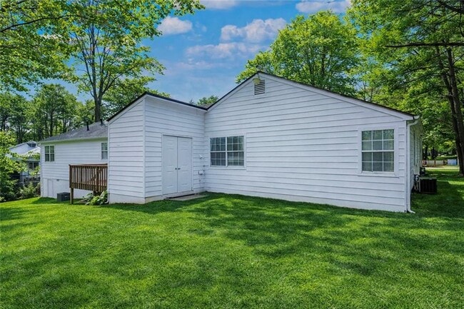 Building Photo - 5426 Glen Haven Dr