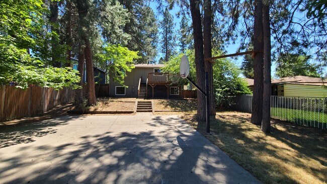 Building Photo - 4107 E Pratt Ave