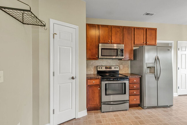 Building Photo - 238 Silver Hills Dr