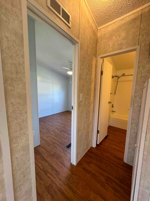 Building Photo - 836 Bluestem Dr