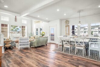 Building Photo - 707 Parkplace-SI ID1036727P