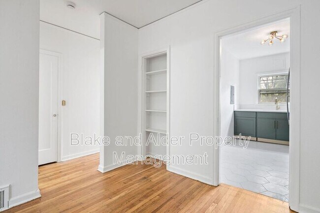 Building Photo - 3622 SE Harrison St