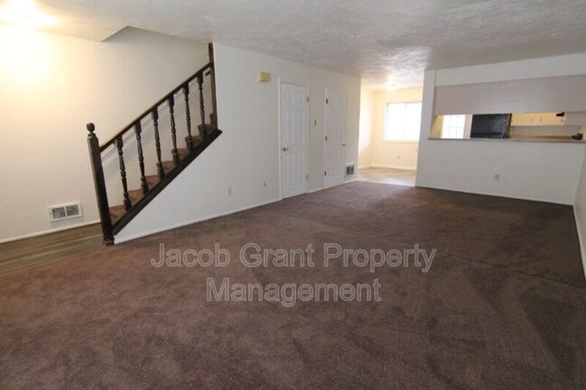 Building Photo - 776 Whittier St