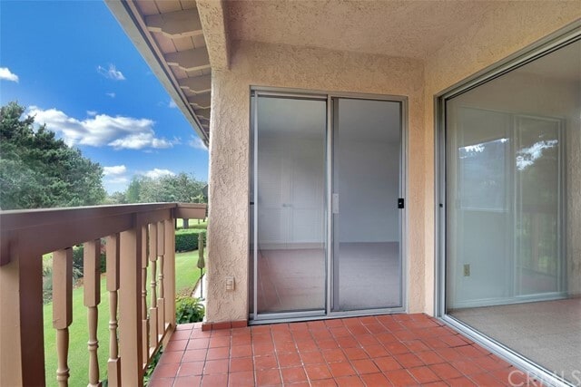 Building Photo - 31618 W Nine Dr