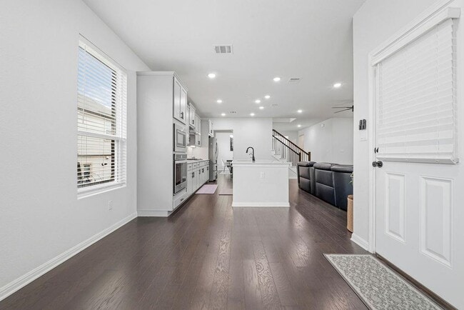 Building Photo - 17616 Chino Ln