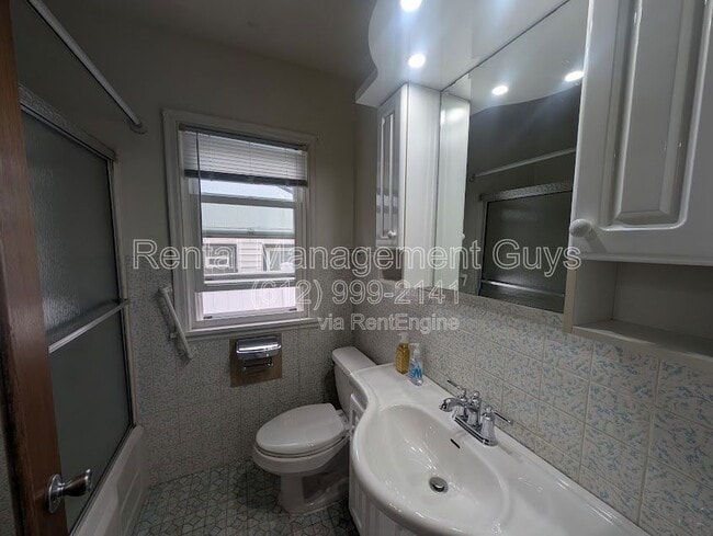 Building Photo - 5027 6th St NE