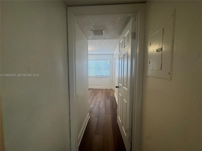 Building Photo - 5720 Rock Island Rd