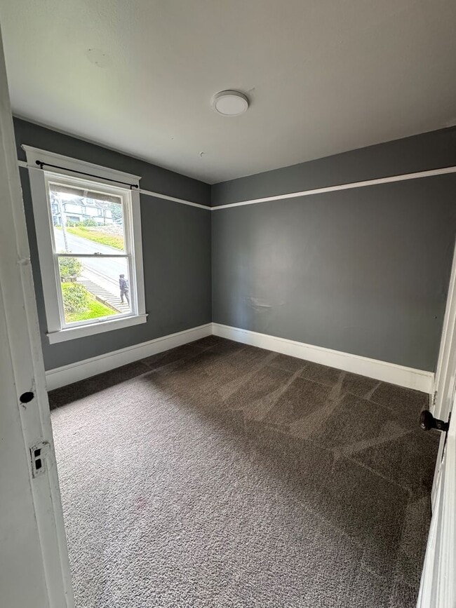 Building Photo - 811-813 Franklin Ave.