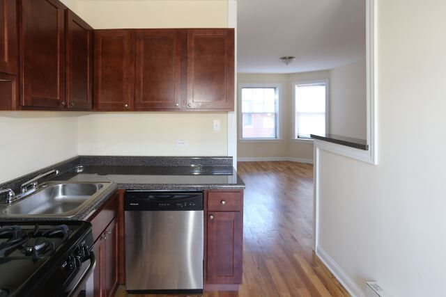 Building Photo - 4329 N Wolcott Ave