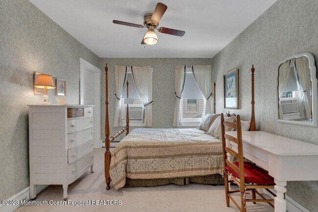 Building Photo - 683 Main Ave