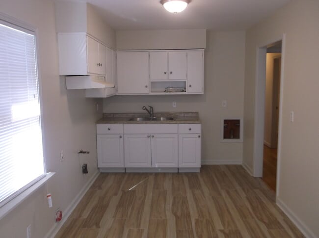 Building Photo - 269 Lillian Dr