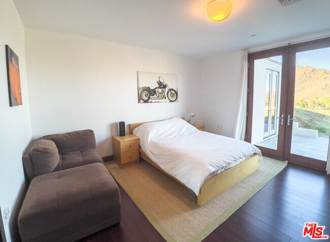 Building Photo - 29282 Circle Dr