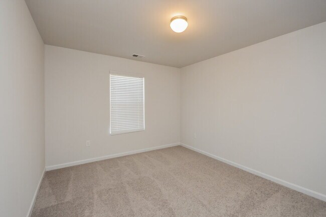 Building Photo - 621 Moorings Ave