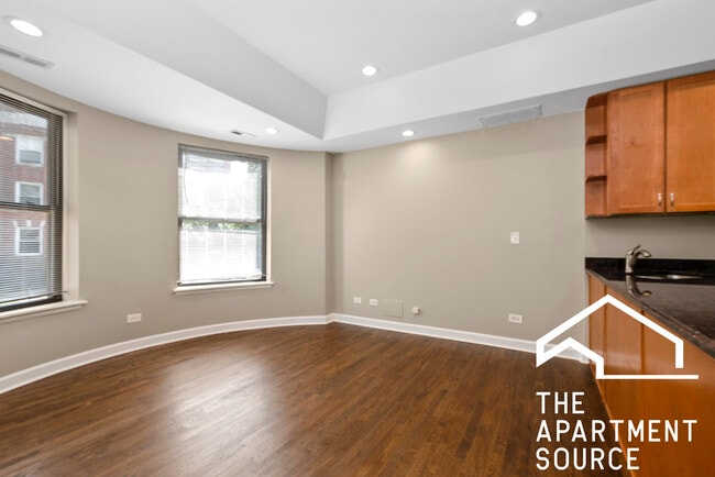 Building Photo - 4008 S Calumet Ave