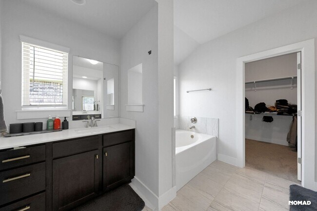 Building Photo - 1821 Arapaho Mountain Pass