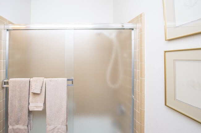 Building Photo - Available! Beautiful fully furnished/equipped 3BR patio home.