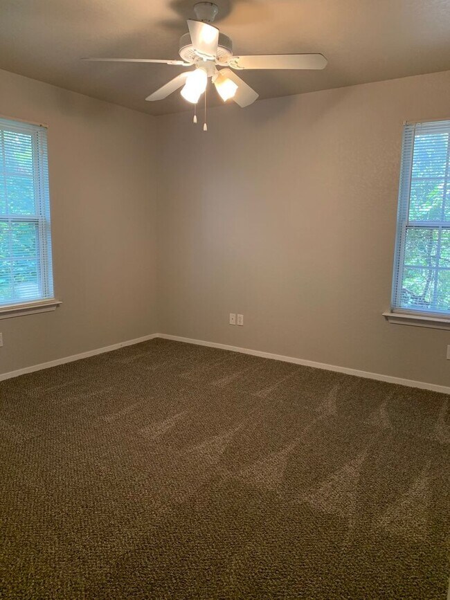 Building Photo - 2206 Pennsylvania Ave