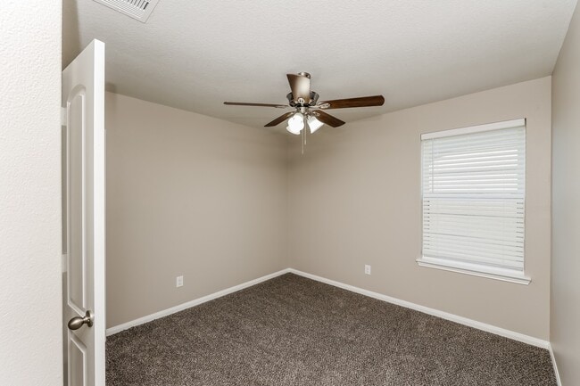 Building Photo - 5914 Golden Cove Rd