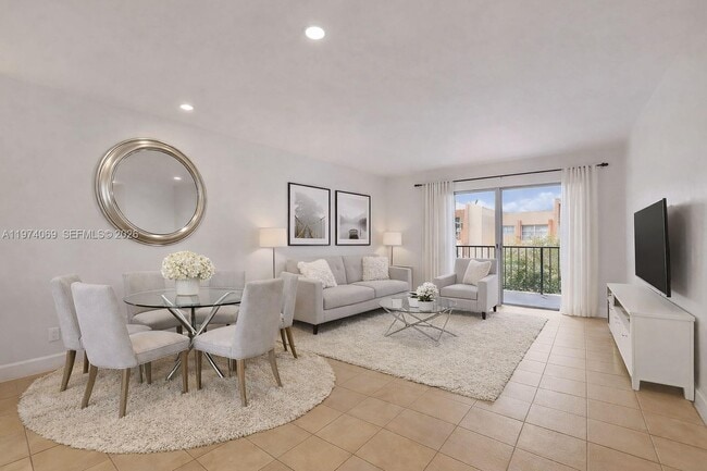 Building Photo - 13715 Kendale Lakes Cir