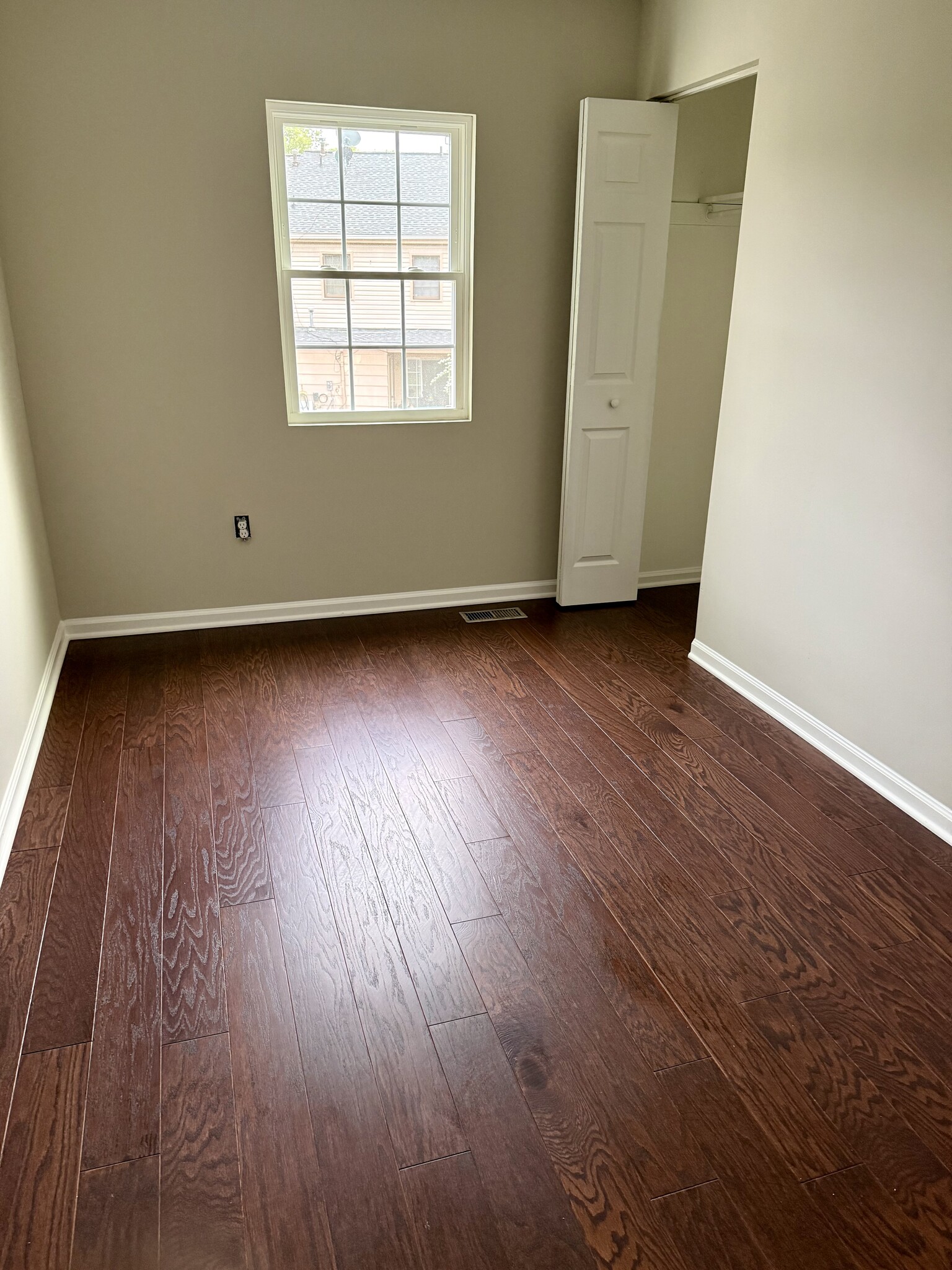 Building Photo - 727 Olde Greenwich Cir