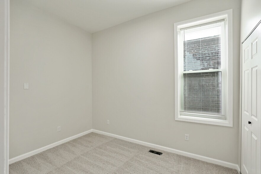 Building Photo - 3828 Wisconsin Ave