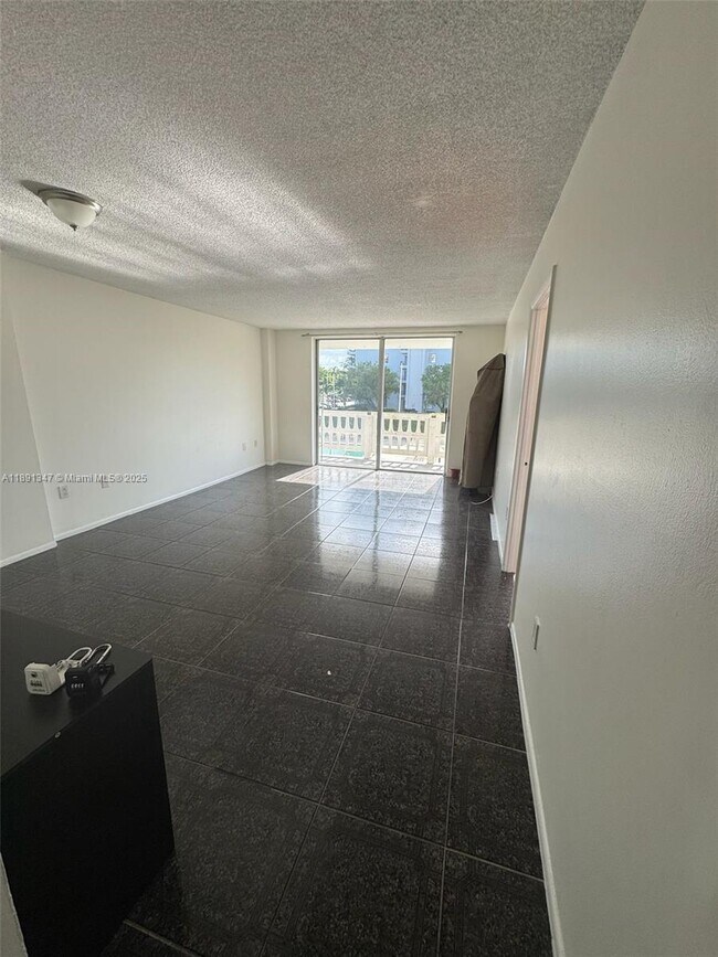 Building Photo - 15600 NW 7th Ave