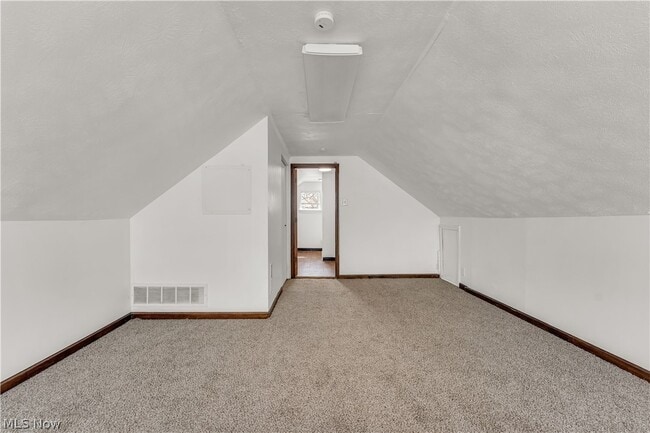 Building Photo - 2225 Oak Park Ave