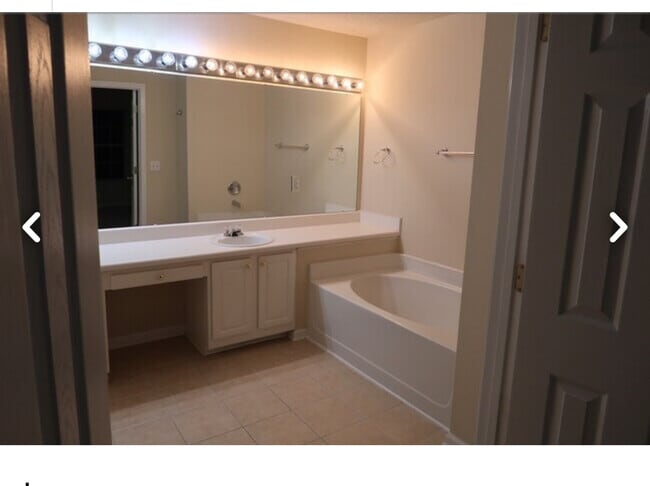 Primary bathroom - 200 Durston Loop