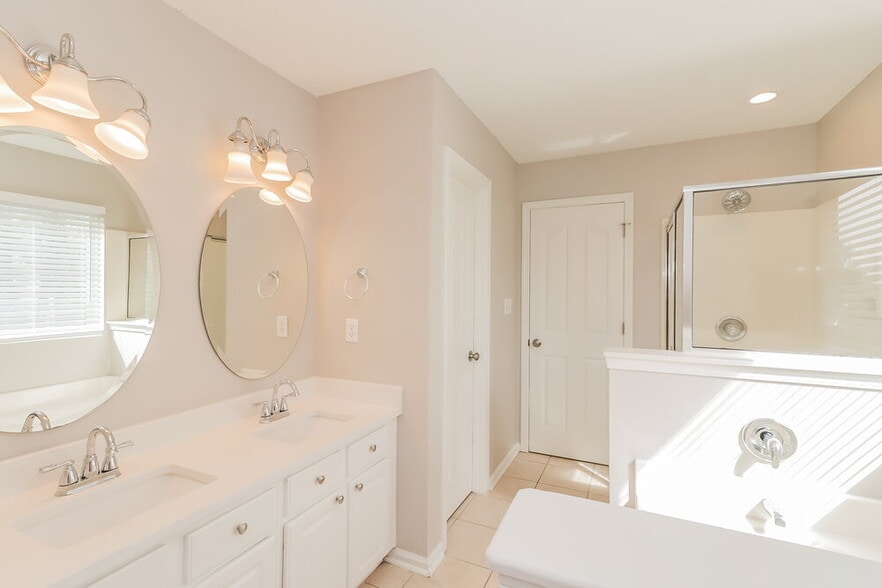 Building Photo - 6819 Alydar Ct