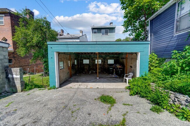 Building Photo - 2228 Reading Rd