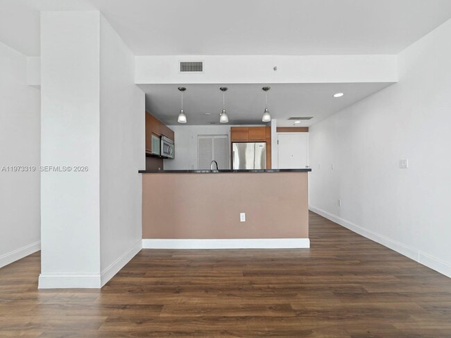 Building Photo - 253 NE 2nd St