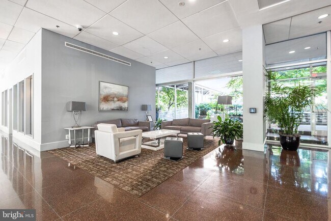 Building Photo - 355 I St SW