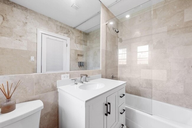 Building Photo - 331 Lido Dr