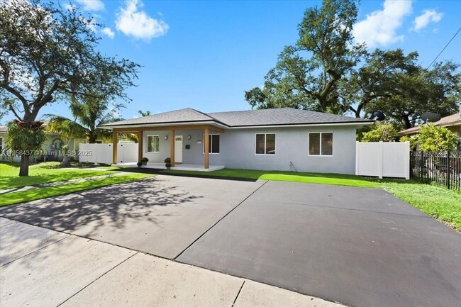 Building Photo - 6120 SW 63rd St