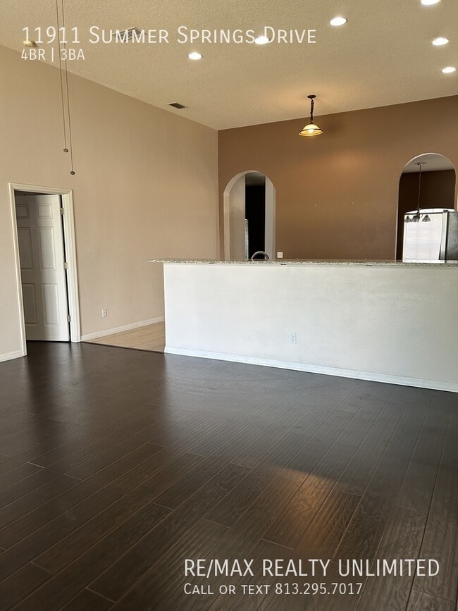 Building Photo - 11911 Summer Springs Dr